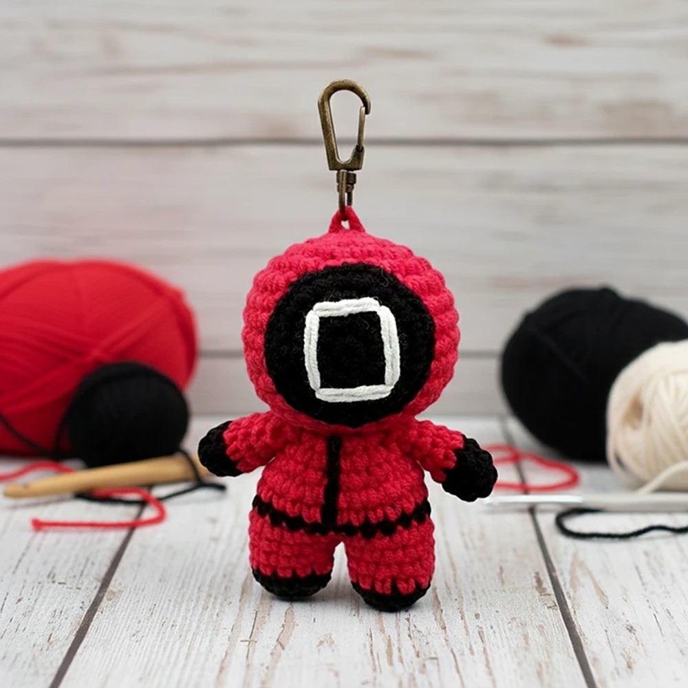 오징어게임 네모 진행요원 키링 인형